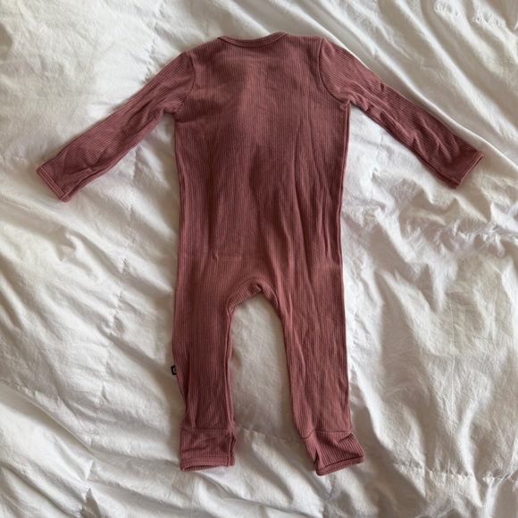 Kyte BABY Ribbed Ruffle Zipper Romper - Picture 4 of 4